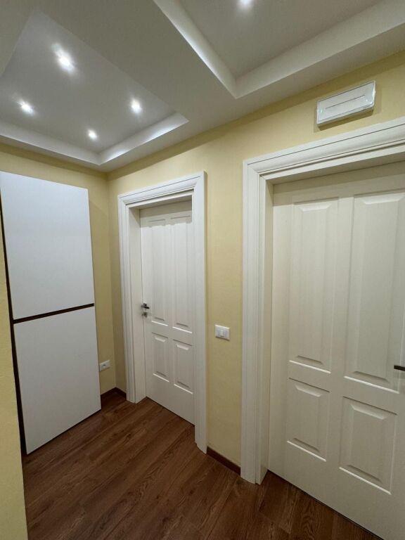 Penthouse me qera në Blloku, Tiranë, 170 m². Foto 6 nga 12