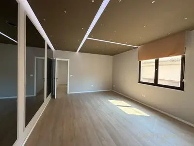 Apartament me qera në Blloku, Tiranë, 130 m². Foto 4 nga 8