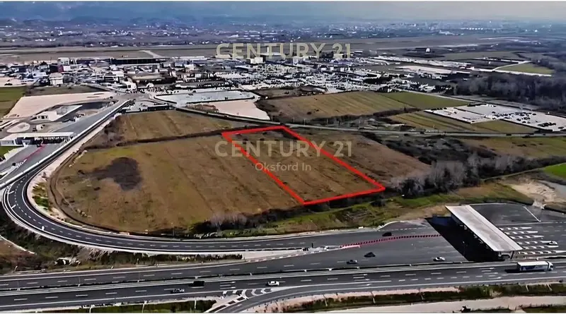 Terreno in vendita a Rinas, Tirana, 16.500 m²