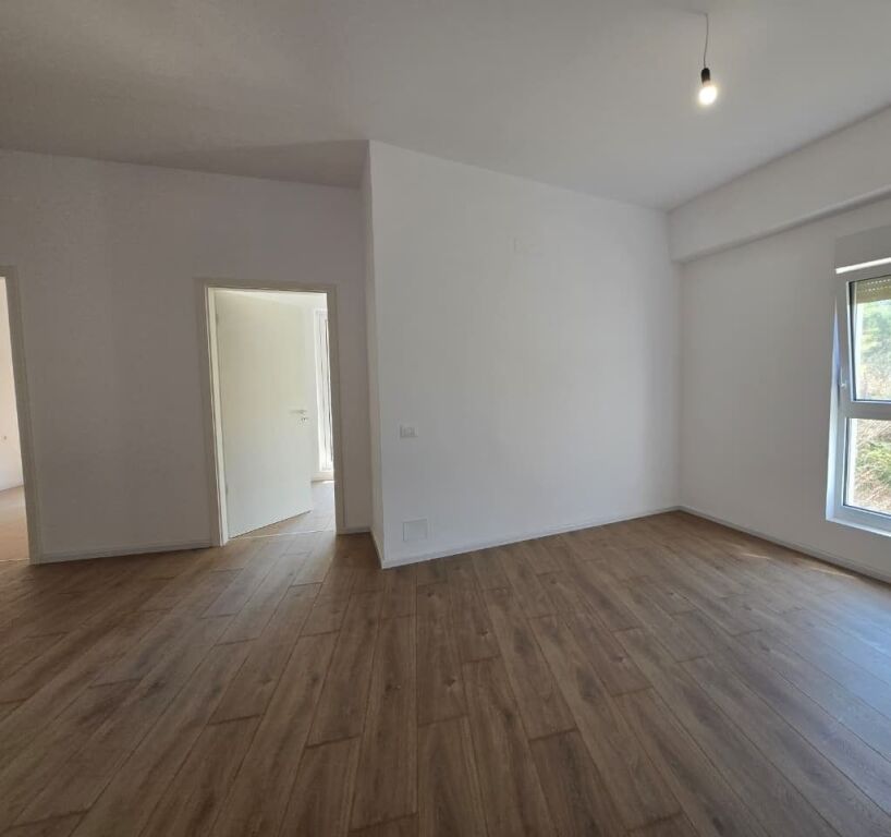 Apartment 2+1 for sale in Ali Demi, Tirana, 74 m². Photo 3 of 3