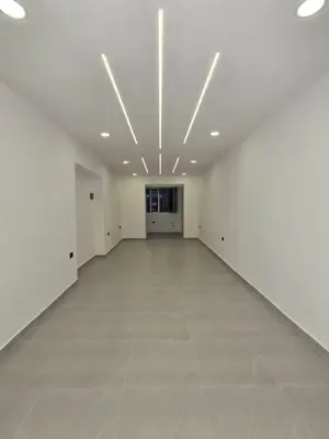 Shop for sale in Bulevardi Bajram Curri, Tirana, 52 m². Photo 2 of 4
