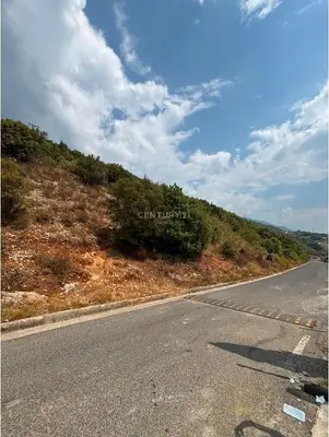 Terreno in vendita a Rruga Shkozë - Lanabregas, Tirana, 2.500 m². Foto 1 di 2