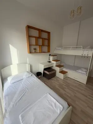 Apartament 2+1 me qera në Kompleksi Delijorgji, Tiranë, 110 m². Foto 6 nga 8