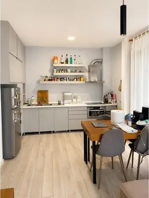Appartamento 1+1 in affitto a Rruga Komuna e Parisit, Tirana, 75 m². Foto 3 di 12