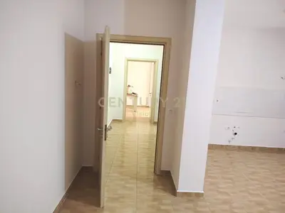 Studio for sale in Qendër, Shkodër, 80 m². Photo 4 of 5