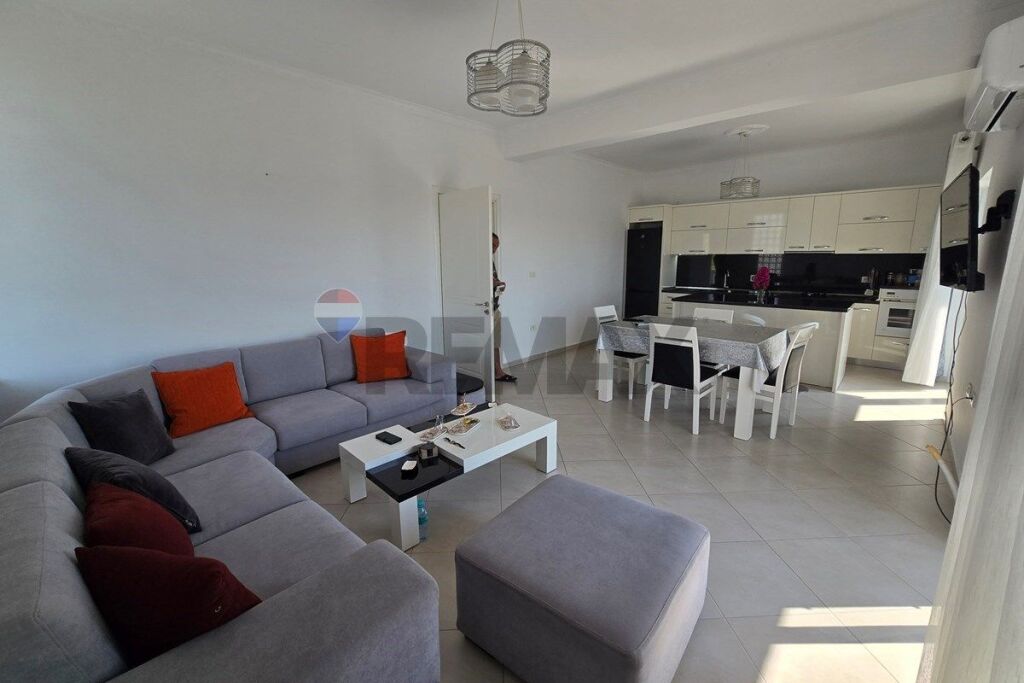 Villa for rent in Paskuqan, Kamëz, 231 m². Photo 2 of 3