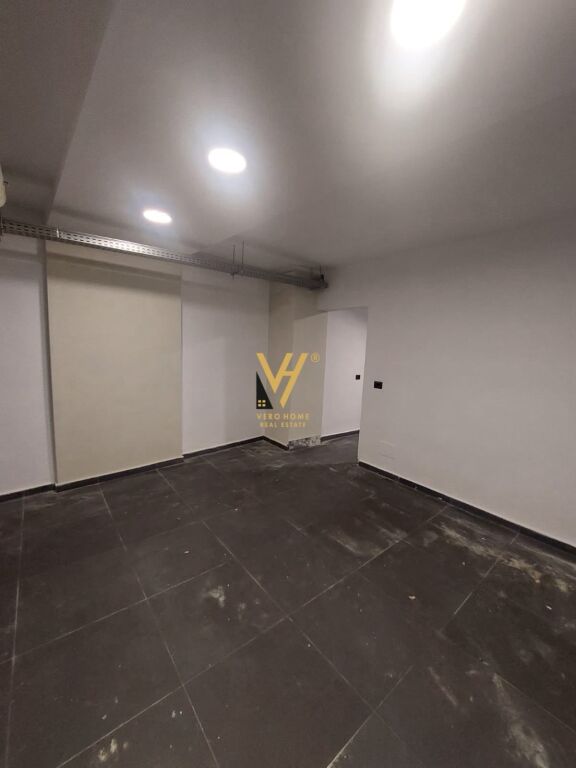 Ambient biznesi me qera në Pallati me Shigjeta, Tiranë, 250 m². Foto 3 nga 3