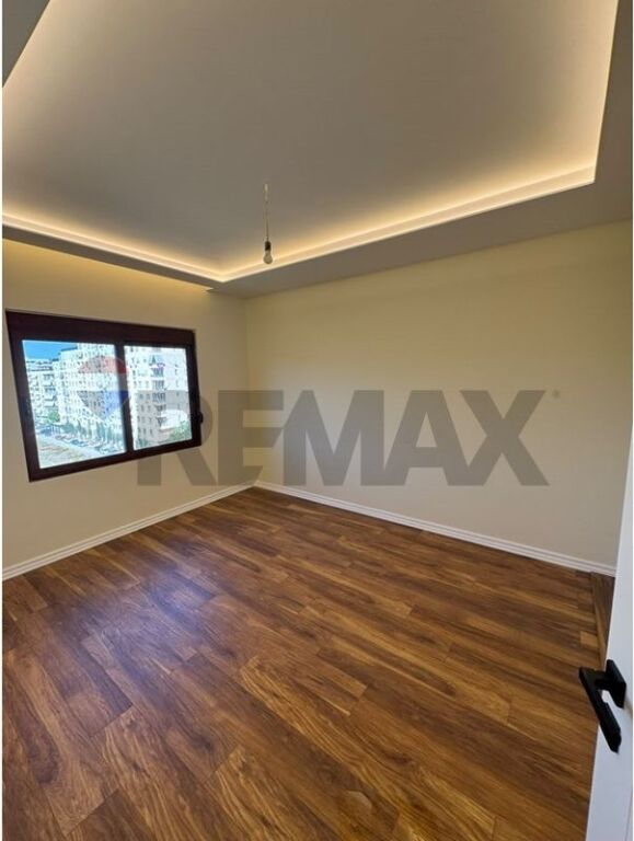 Appartamento in vendita ad Astir, Tirana, 65 m². Foto 1 di 3