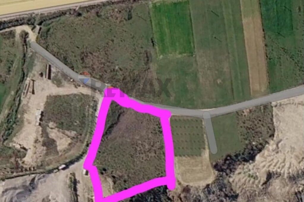Terreno in vendita a Mullet, Tirana, 5.300 m²