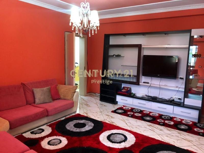Apartment 3+1 for rent in Rruga Haki Shehu, Tirana, 200 m²