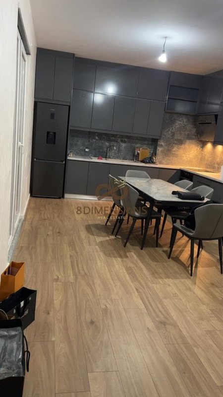 Appartamento 1+1 in vendita a Paskuqan, Kamza, 77 m²