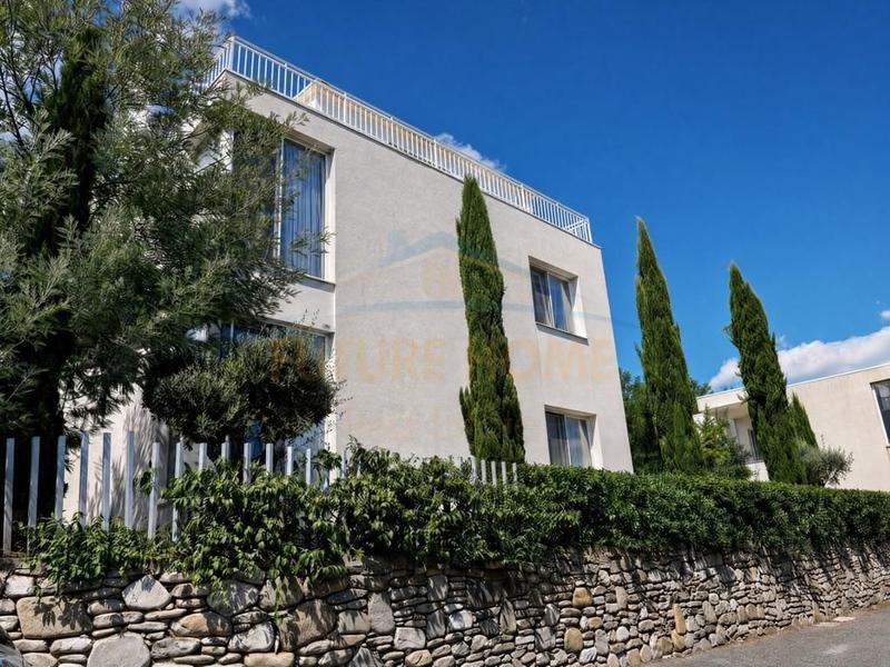 Vilë në shitje në Rruga Berzhite, Tiranë, 415 m². Foto 7 nga 9