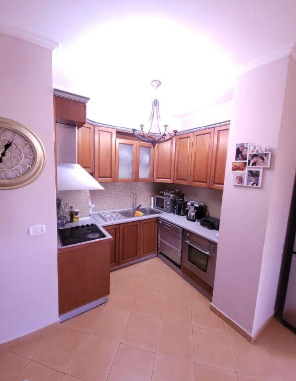 Apartament 2+1 me qera në Crem Caffe Ish Ekspozita, Tiranë, 125 m². Foto 6 nga 6