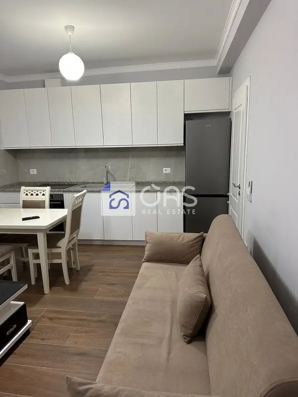 Appartamento 1+1 in affitto ad Astir, Tirana, 62 m²