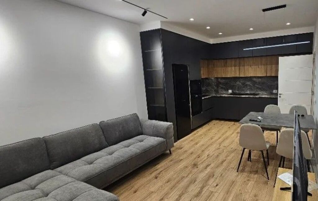 Appartamento 2+1 in affitto a Rruga 5 Maji, Tirana, 88 m². Foto 3 di 3