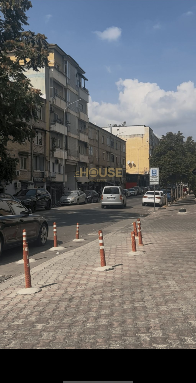 Apartment for sale in Rruga e Barrikadave, Tirana, 90 m². Photo 3 of 3