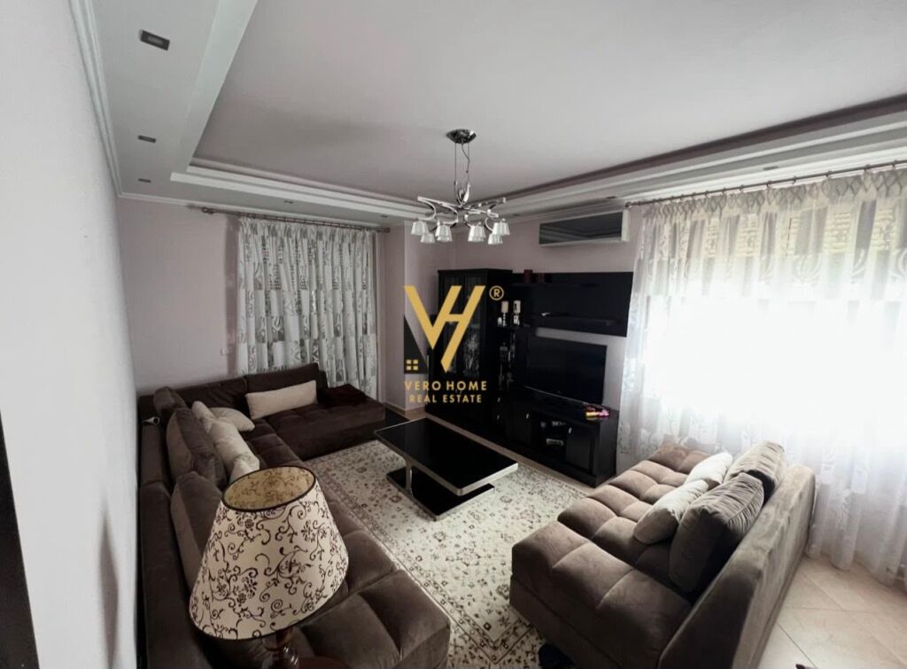 Apartament 2+1 me qera në Komuna e Parisit, Tiranë, 118 m². Foto 1 nga 3