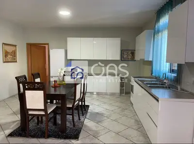 Appartamento 2+1 in affitto a Shkolla e Kuqe, Tirana, 160 m². Foto 4 di 10