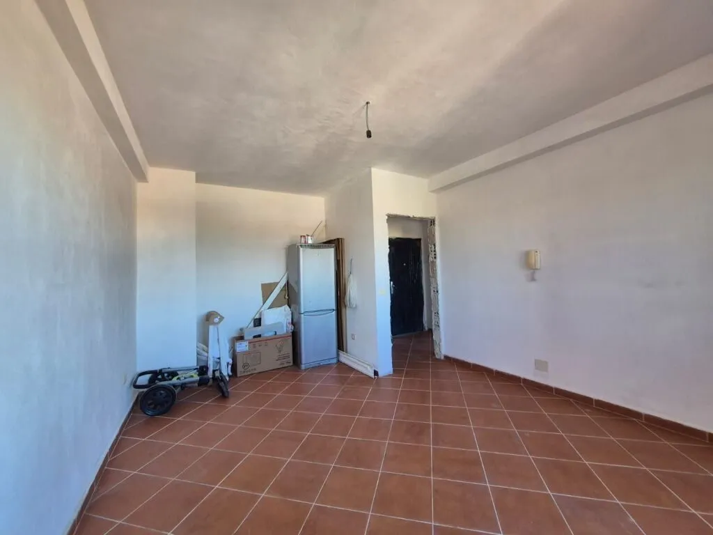 Apartament 1+1 në shitje në Rruga Rrota e Kuqe, Durrës, 58 m². Foto 1 nga 5