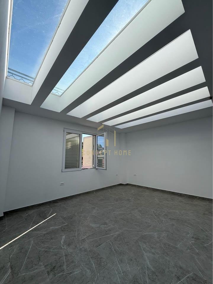 Villa for rent in Mjull Bathore, Tirana, 722 m². Photo 2 of 3