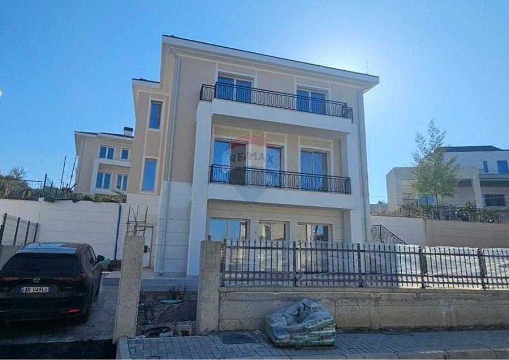 Villa for sale in TEG, Tirana, 713 m². Photo 1 of 3
