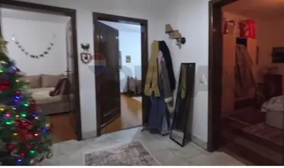 Apartament 3+1 në shitje në Rruga Qemal Stafa, Tiranë, 90 m². Foto 2 nga 3
