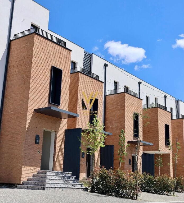 Villa for sale in Lundër, Tirana, 367 m². Photo 1 of 1