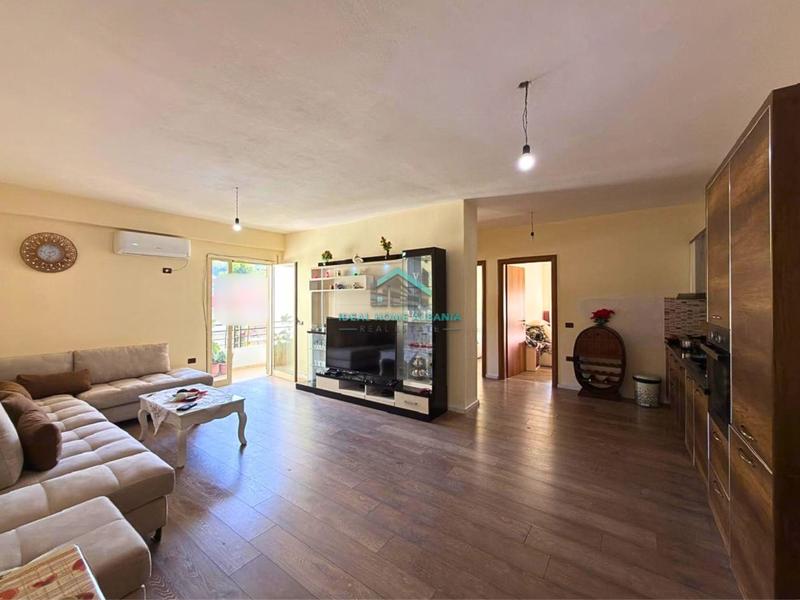 Appartamento 2+1 in vendita a Gjykata e Rrethit Gjyqësor, Valona, 98 m²