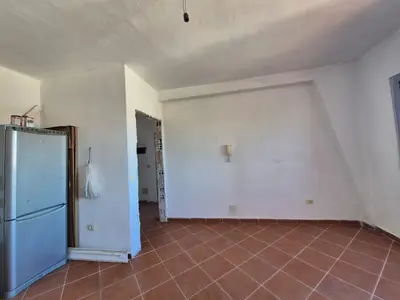 Apartament 1+1 në shitje në Rruga Rrota e Kuqe, Durrës, 58 m². Foto 2 nga 5