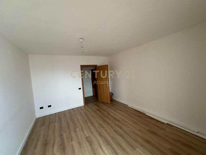 Apartament 2+1 në shitje në Tregu fruta perimeve, Durrës, 90 m². Foto 2 nga 10