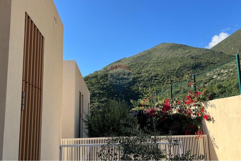 Appartamento in vendita a Palase, Valona, 135 m². Foto 2 di 3