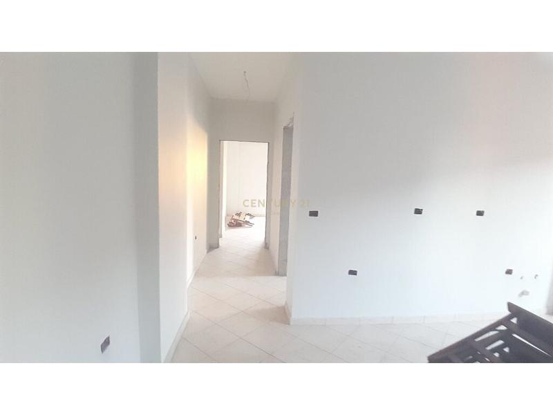 Apartament 2+1 në shitje në Kinoteatri, Vlorë, 110 m²