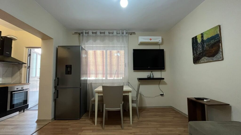 Apartment 2+1 for rent in Rruga e Durrësit, Tirana, 68 m². Photo 1 of 3