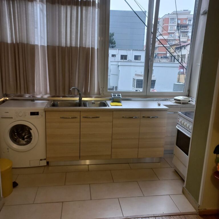 Apartment 1+1 for rent in Sheshi Skënderbej, Tirana, 70 m². Photo 2 of 3
