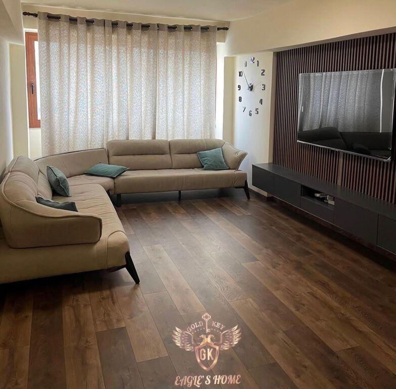 Apartament 3+1 me qera në Flagship Center, Durrës, 100 m²