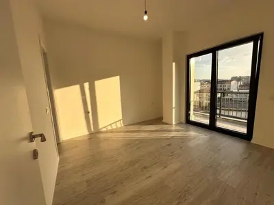 Zyrë me qera në Rruga e Barrikadave, Tiranë, 100 m². Foto 7 nga 7
