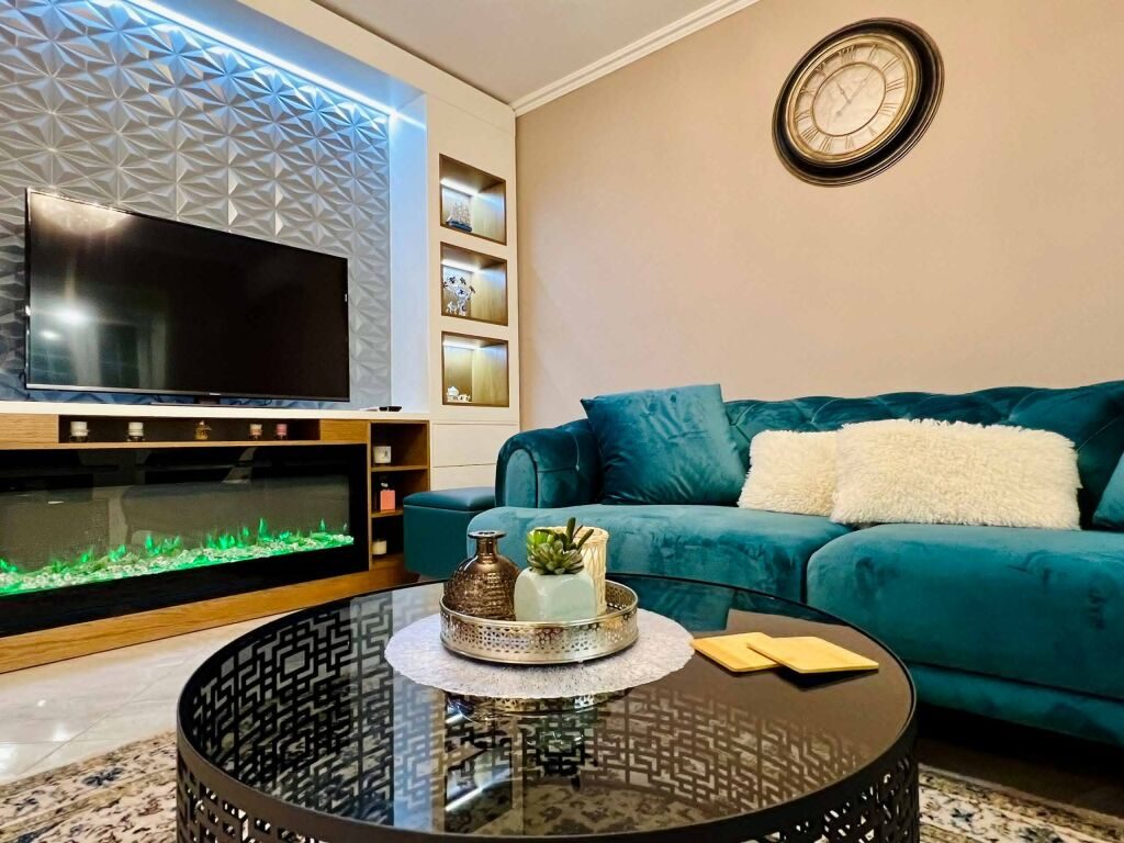 Apartament 1+1 me qera në Ura e Nisharakut, Tiranë, 75 m². Foto 1 nga 6