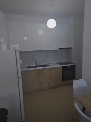 Apartament 2+1 me qera në Ish Fusha e Aviacionit, Tiranë, 100 m². Foto 2 nga 4