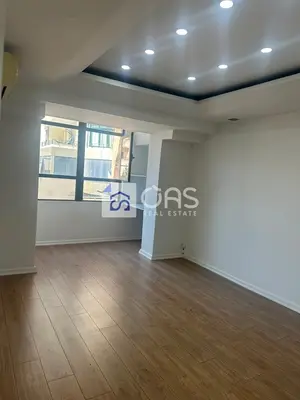 Ambient biznesi me qera në Bulevardi Zogu I, Tiranë, 120 m². Foto 3 nga 7