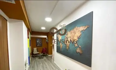 Locale commerciale in affitto ad Ish Blloku, Tirana, 200 m². Foto 4 di 5