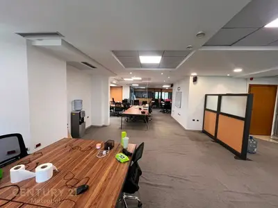 Office for rent in Bulevardi Deshmoret e Kombit, Tirana, 228 m². Photo 4 of 4