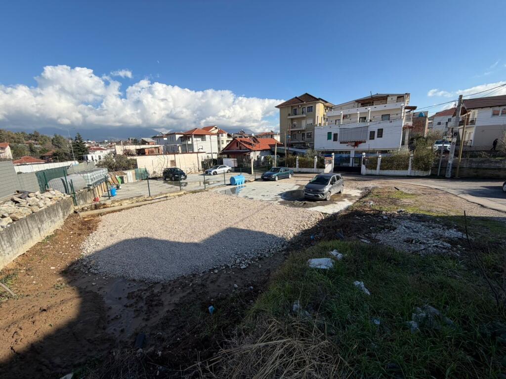 Tokë në shitje në Sauk i Vjetër, Tiranë, 500 m². Foto 1 nga 3