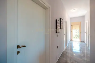 House 2+1 for sale in Tragjas, Vlorë, 318 m². Photo 11 of 12