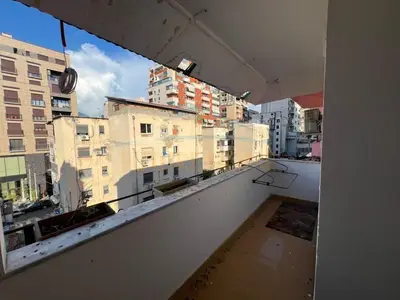 Apartament 2+1 me qera në Rruga Bardhok Biba, Tiranë, 85 m². Foto 7 nga 8