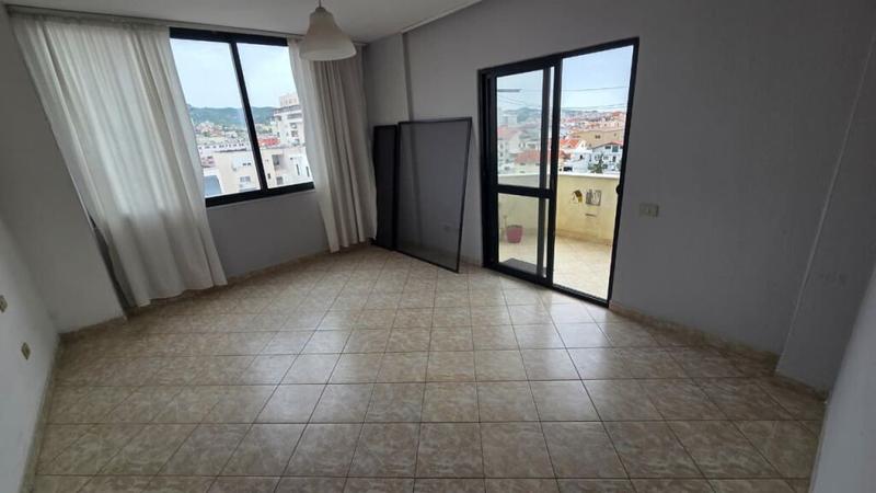 Apartament 2+1 me qera në Spitali Amerikan Rruga Ahmet Ramzoti Durrës, Durrës, 85 m²