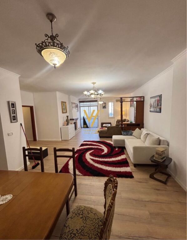 Apartament 3+1 me qera në Rruga e Kavajës, Tiranë, 150 m²