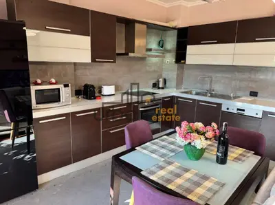 Apartament 2+1 me qera në Stadiumi Arena, Tiranë, 96 m². Foto 2 nga 9