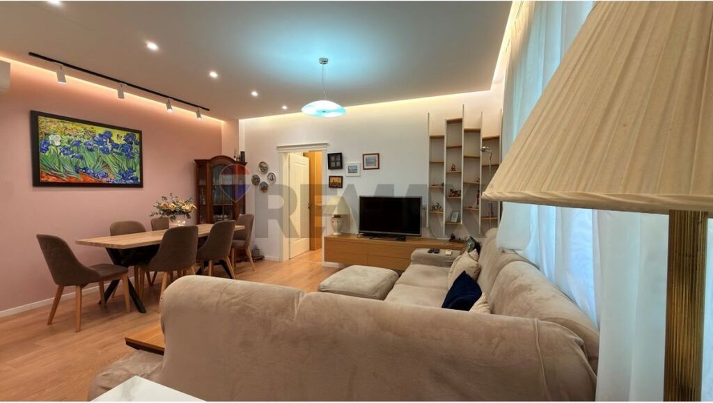 Apartment for rent in Myslym Shyri, Tirana, 103 m². Photo 2 of 3