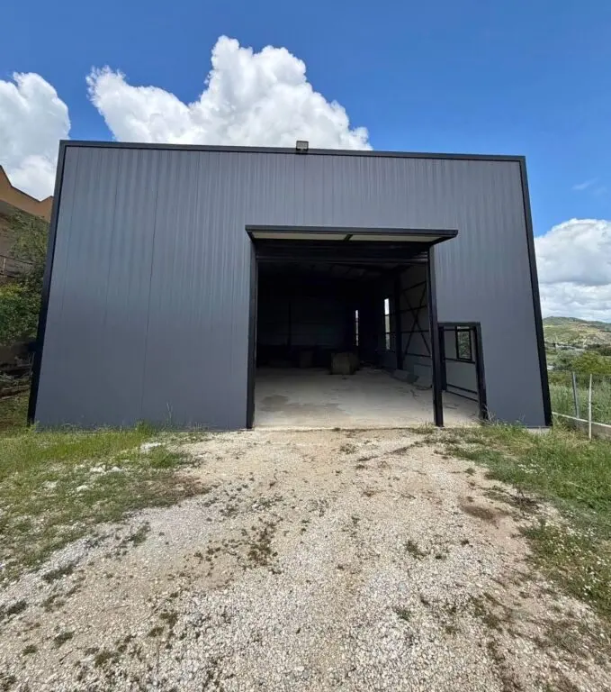 Magazzino in affitto a Kombinat, Tirana, 300 m²