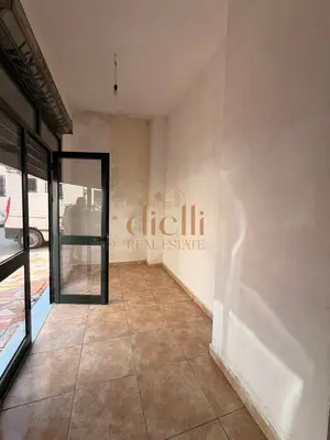 Ambient biznesi në shitje në Stacioni i Trenit, Durrës, 32 m². Foto 3 nga 5